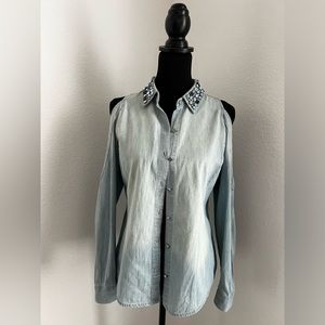 Chico’s Black Label Embellished Cold Shoulder Shirt Size 00 (US Size 2)